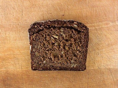 Кусочек черного хлеба