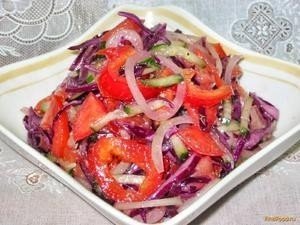 Овощной салат из краснокочанной капусты