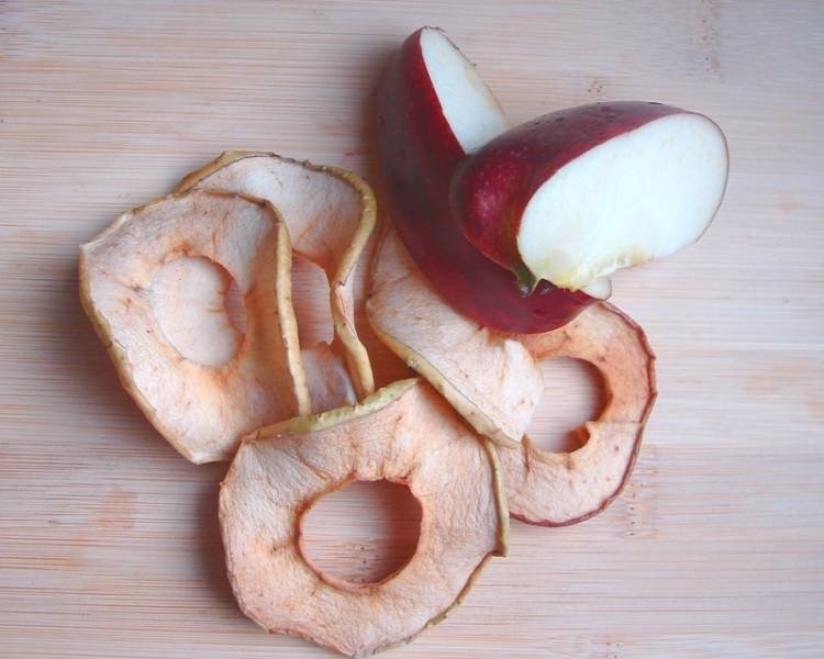 Сушеные яблоки чипсы