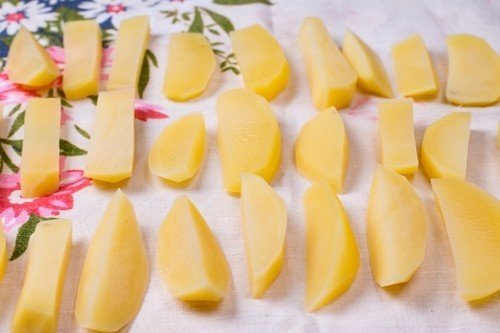 Нарезка картофеля дольками